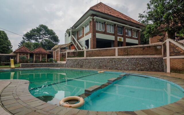 RedDoorz Syariah @ Cisarua Puncak Bogor