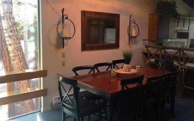 Mammoth S #228 2 Bedroom Condo