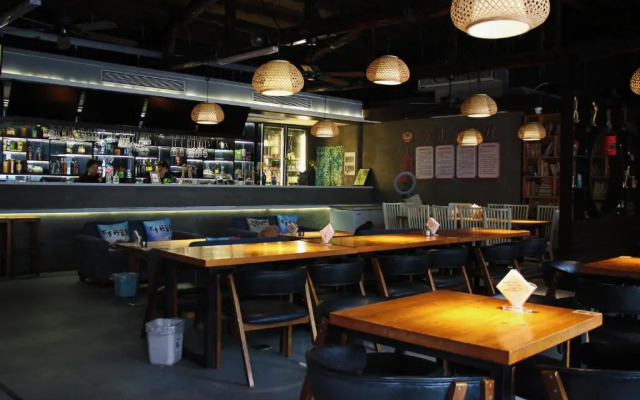 Luoyang Yijia International Youth Hostel