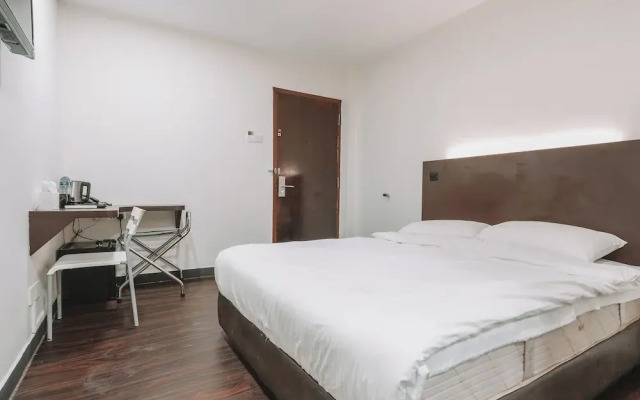 A Hotel Desker Stay from 10PM to 9AM