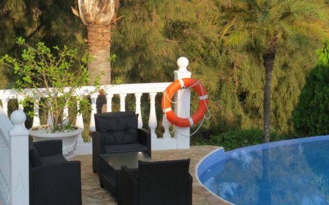 Spacious 700m2 villa, Golfers paradise.