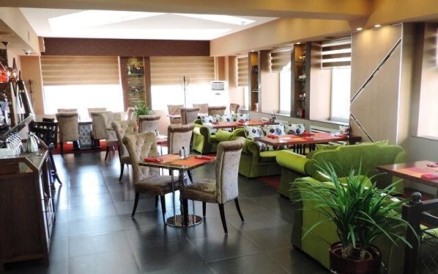 Zaisan Gate Hotel
