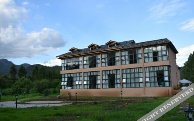 Lugu Lake Xiyue Wetland Landscape Hotel