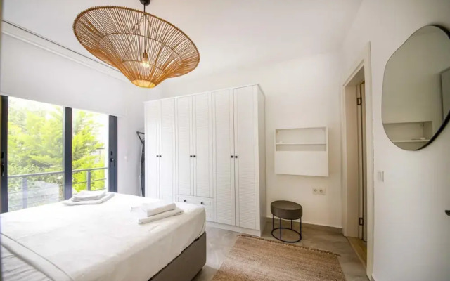 House With Balcony 1 Min to Beach in Bodrum