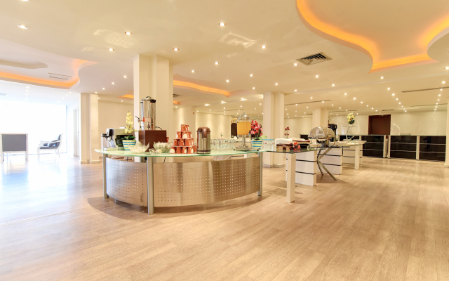 Capital O 419 Al Safeer Hotel