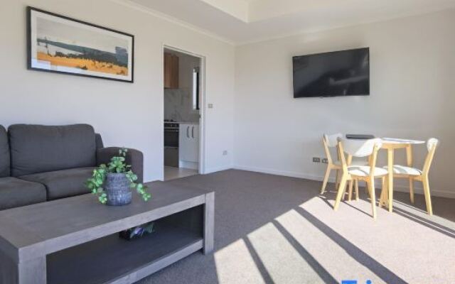 RodmanStar Apartment