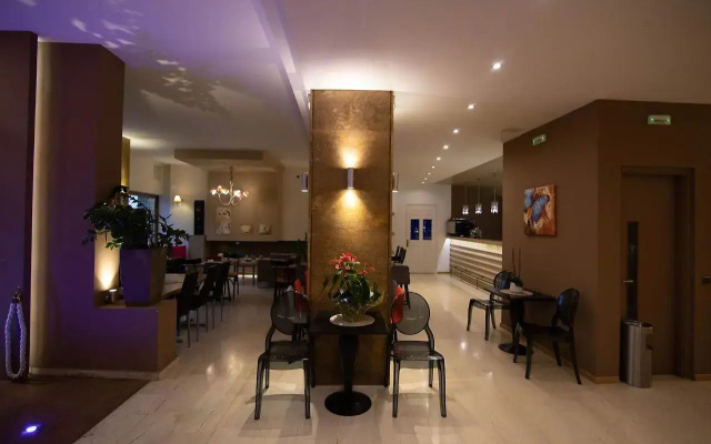 Nidimos Hotel