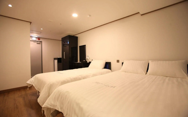 Myeongdong MOM House