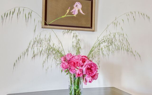 Quaint Holiday Home in Rustrel With Swimming Pool