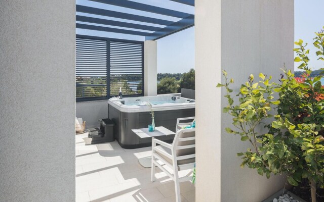 Nice Home in Medulin With Wifi and 5 Bedrooms