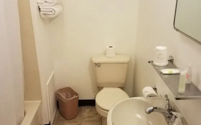 Sleep For Less Motel