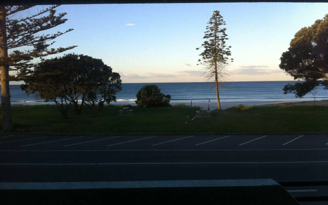Ocean Waves Hotel