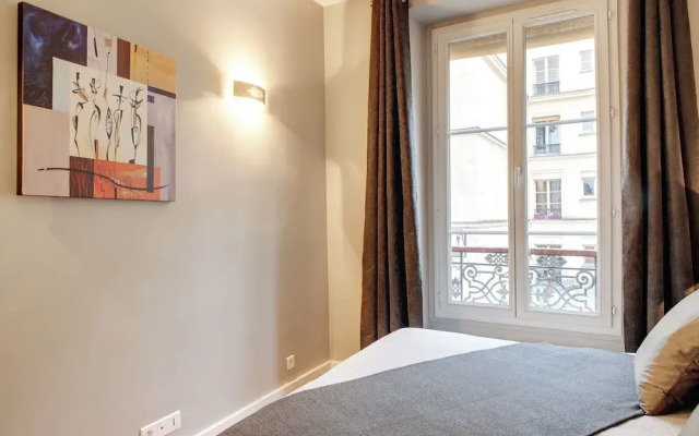 Paris Blanc Manteau Residence