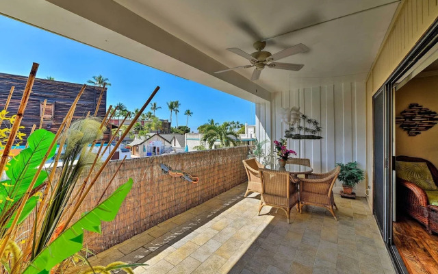 Downtown Air Conditioned Condo: Walk to Beaches