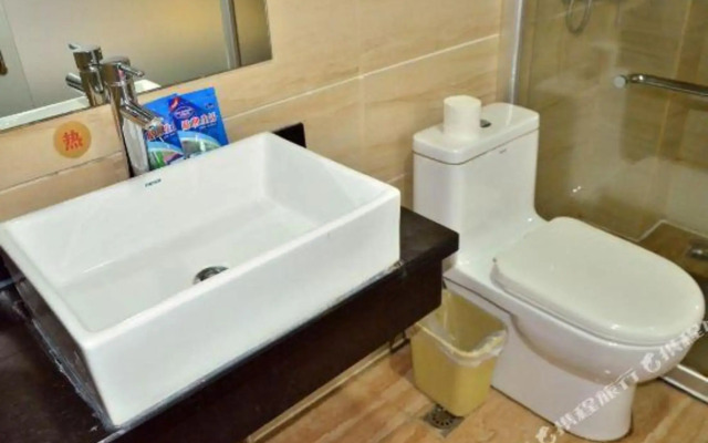 Golden Holiday Hotel