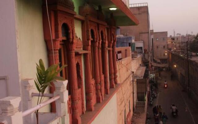 B and B Clock Tower Haveli