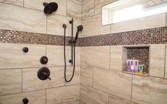 Copper Fox 3 Bedroom Cabin