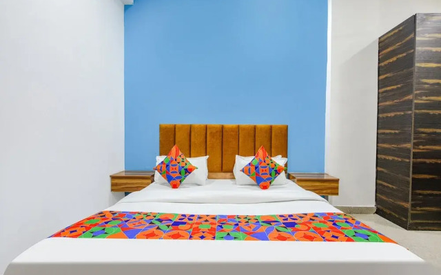 Fabhotel Radiant Blu