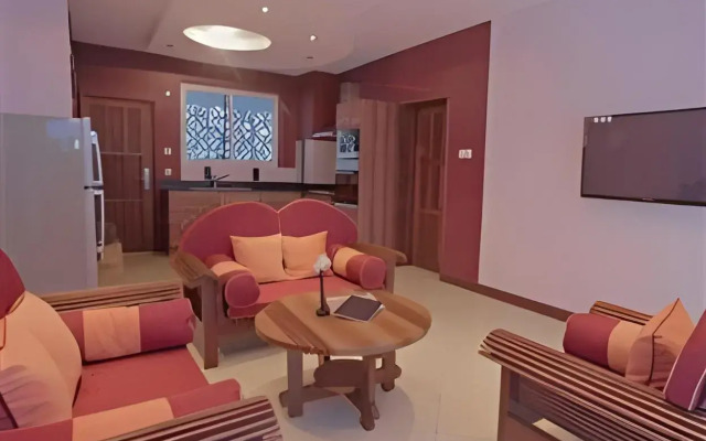 Cowrie Shell Beach Apartments