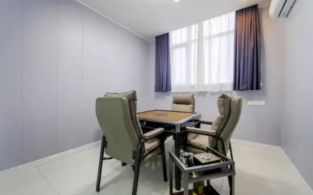 7Days Inn Hotel (Zhoukou Wuyi Square City Central Hospital)