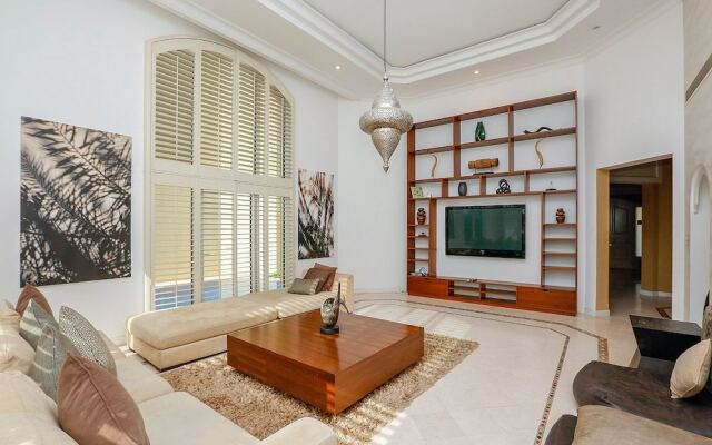 Kennedy Towers - Frond M Villa