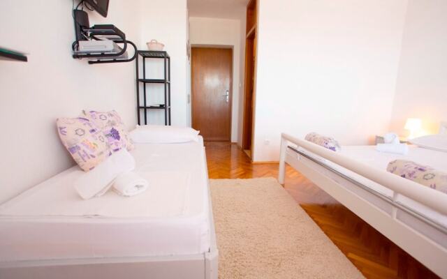 Hope - 30m to the sea & Seaview - R3