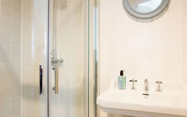 Lligwy Beach Cottage