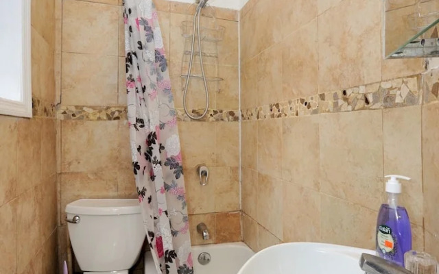 Charming 2BR Apartment Near Times Square