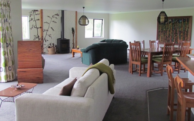 Rolling Hills Country Stay B&B – Guest Rooms – Tauranga