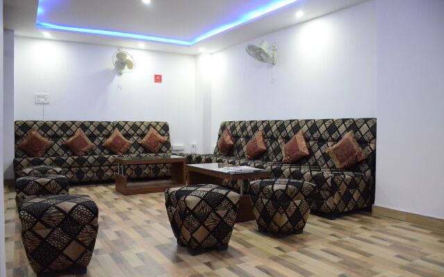 OYO 8448 Hotel Shyamal
