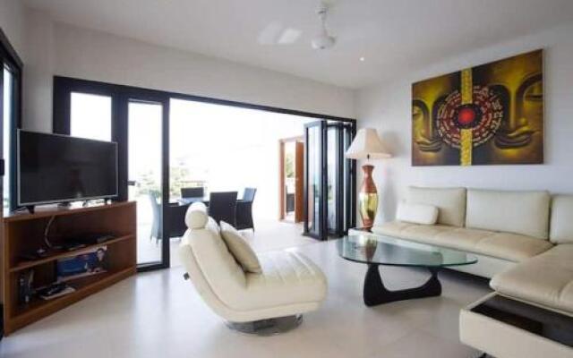 7 Bed Luxury Seaview Villas 5 mins beach