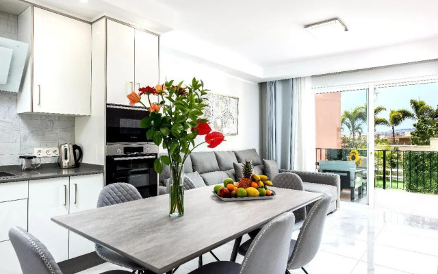 Modern 4 bedroom villa in Costa Adeje
