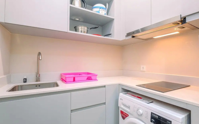 Comfort And Modern Look 1Br Menara Jakarta Kemayoran Apartment
