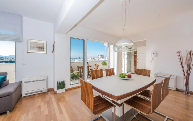 Penthouse with roof terrace