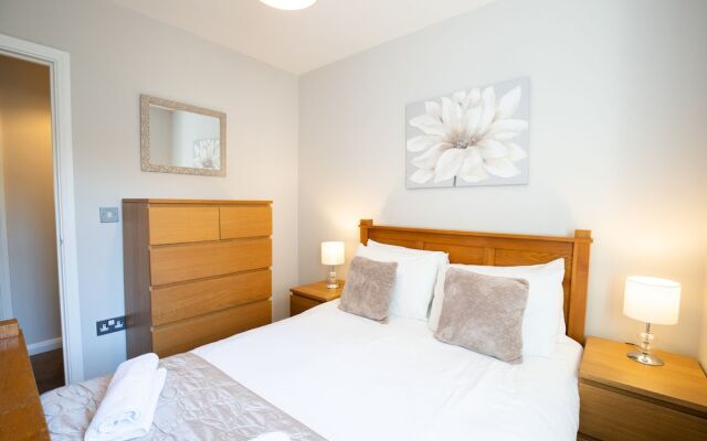 Velvet 2-bedroom Apartment, Brewery Road, Hoddesdon