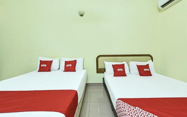 OYO 90736 Lh Resak Motel
