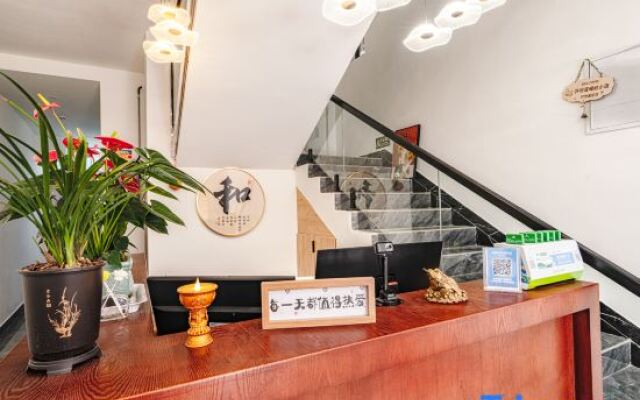 Lijiang Hemuju Yunqi Affordable Guesthouse（South Gate of Ancient Town Branch)
