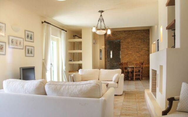 Sun-rock house by the sea by VillaRentalsgr