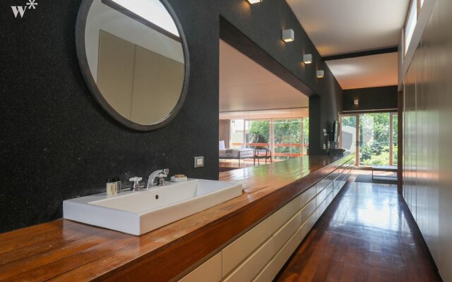 House in Miraflores by Wynwood House