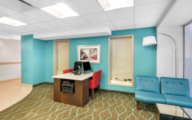 Best Western Plus Hotel Montreal