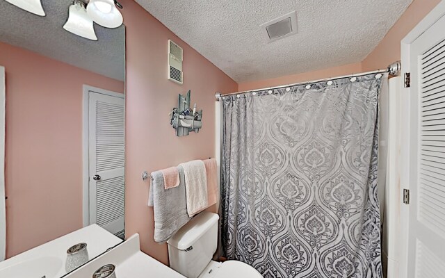 Mbr1617c 2 Bedroom Condo