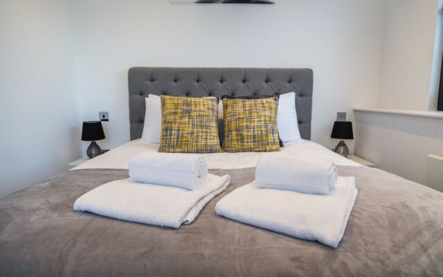 Brickfield Court Serviced Apartment by Ferndale