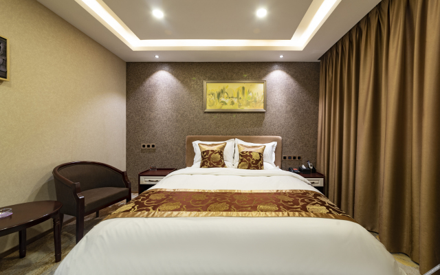 qingzhu Jinyue Hotel (Kuangshan Automobile Great World, Shanghai, Jinan)