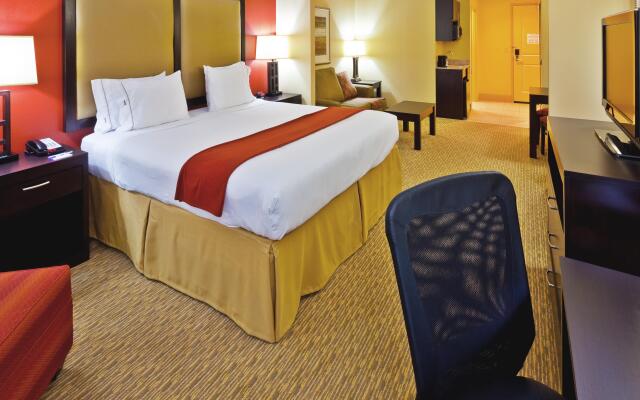 Holiday Inn Express Hotel and Suites Nashville-Opryland, an IHG Hotel