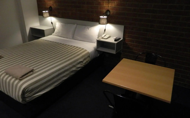 Werribee Motel & Apartments