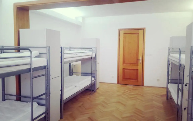 Sleep Inn Hostel