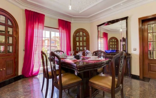 Villa - 6 Bedrooms with Pool and WiFi - 104371