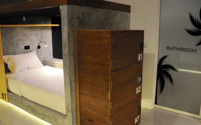 Oasis Hotel-Pods - Adults Only