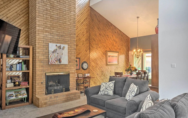 Lubbock Townhome w/ Grill Near TTU & Downtown!