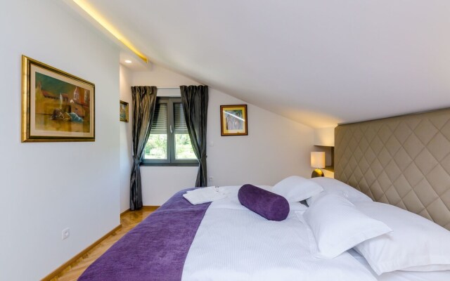 Villa Dolores Apartments